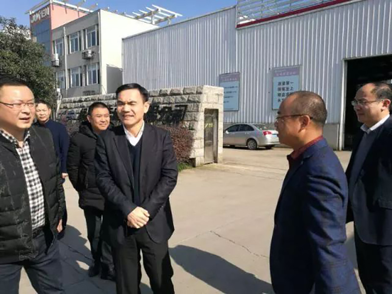 Vântul de est revine odată cu primăvara, trimițând flori pe crengile mele---Note de început de Anul Nou 2018